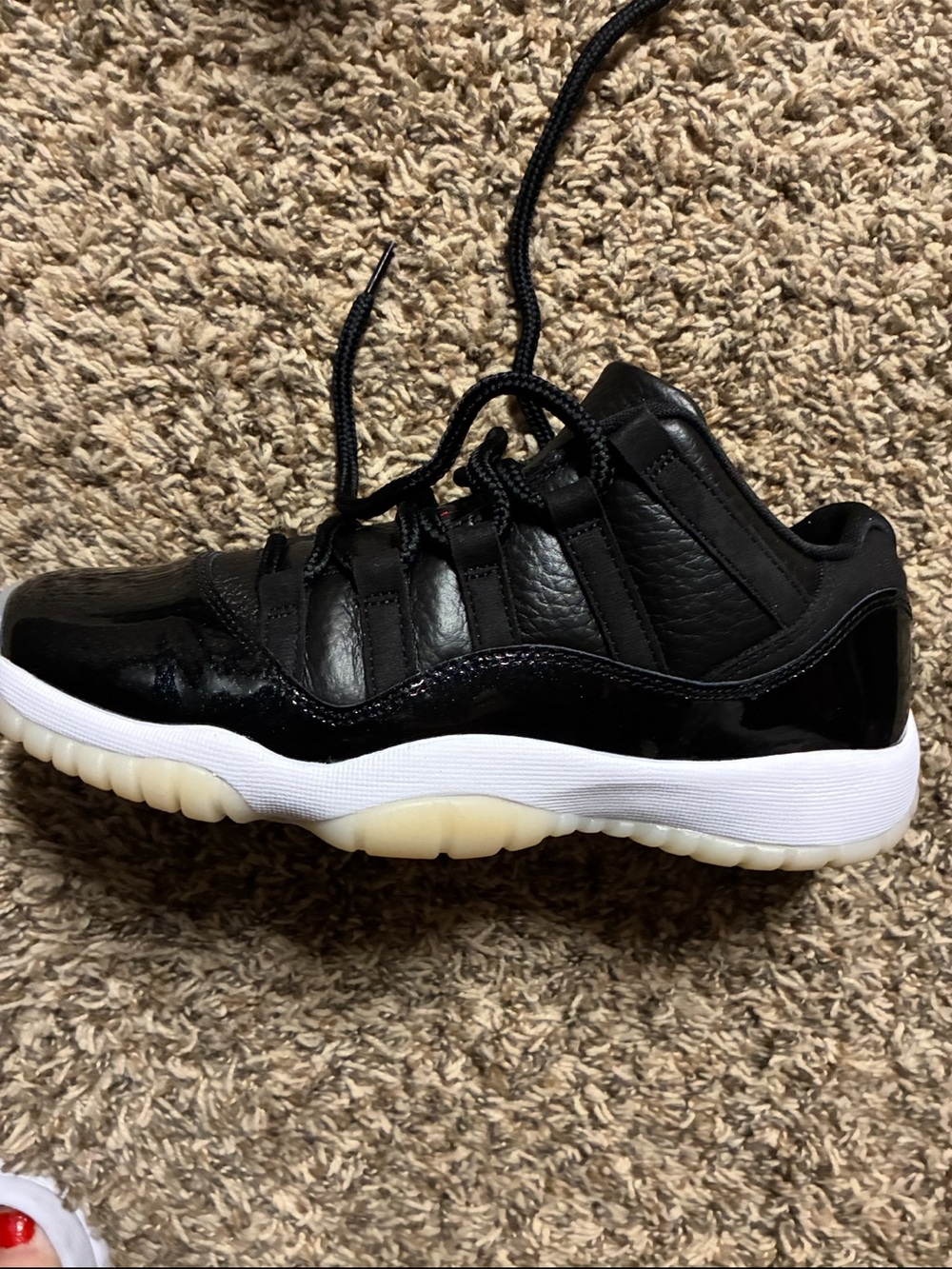 Super dope Jordan’s never worn brand new with box there 6 youth ❤️❤️